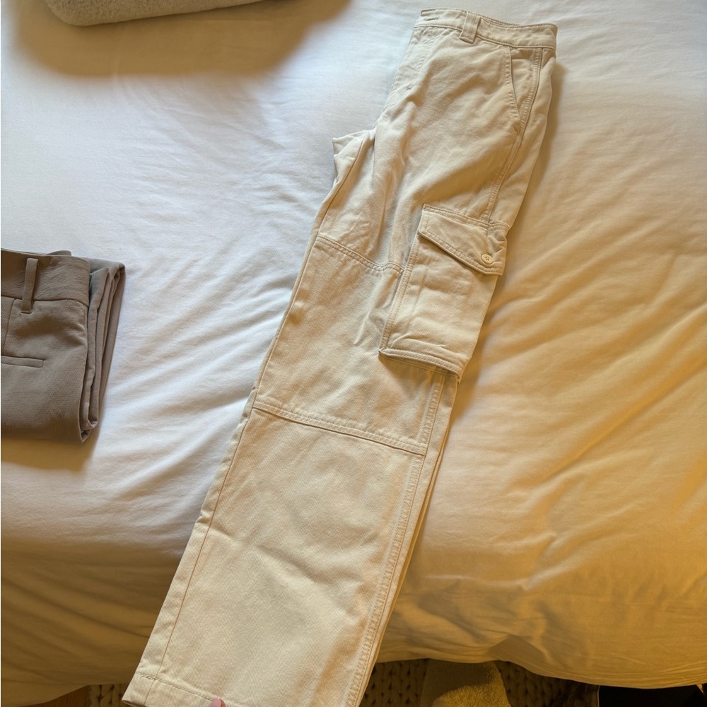 Aritzia TNA Cargo Pants